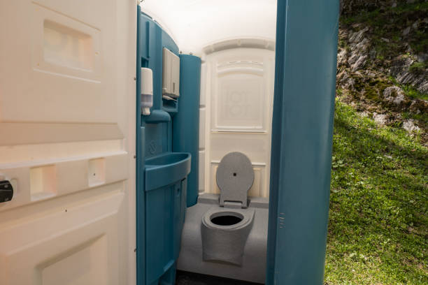 Best Porta potty rental near me  in Elburn, IL